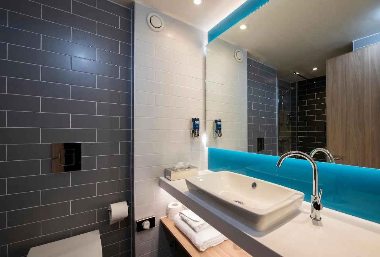 Otel Holiday Inn Express Edinburgh City West By Ihg