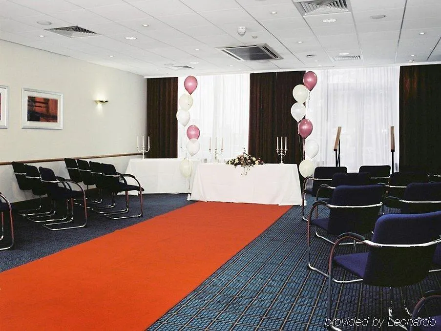 Holiday Inn Express Edinburgh City West By Ihg 3*,
