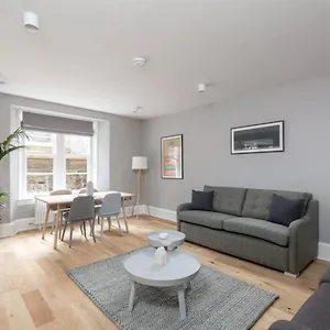 Joivy Luxurious 2br Near Haymarket Station Edimburgo