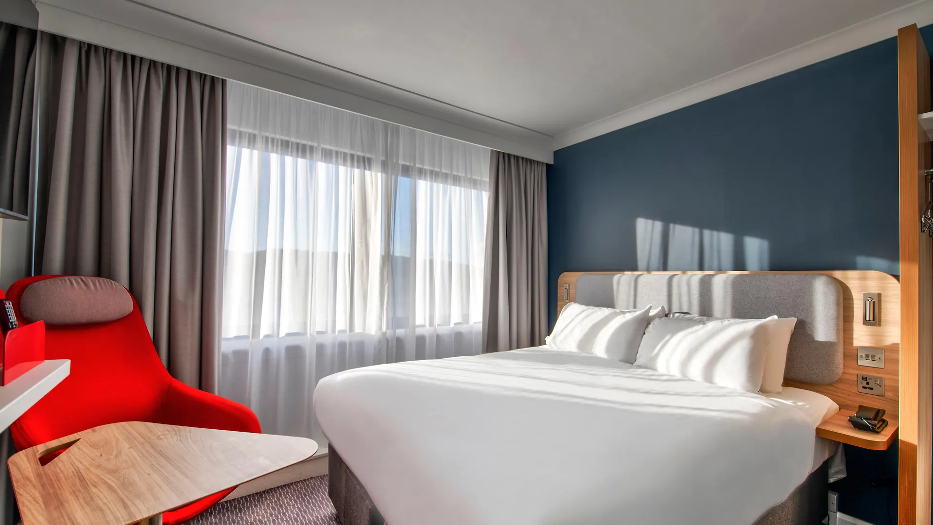 Holiday Inn Express Edinburgh City West By Ihg Szálloda