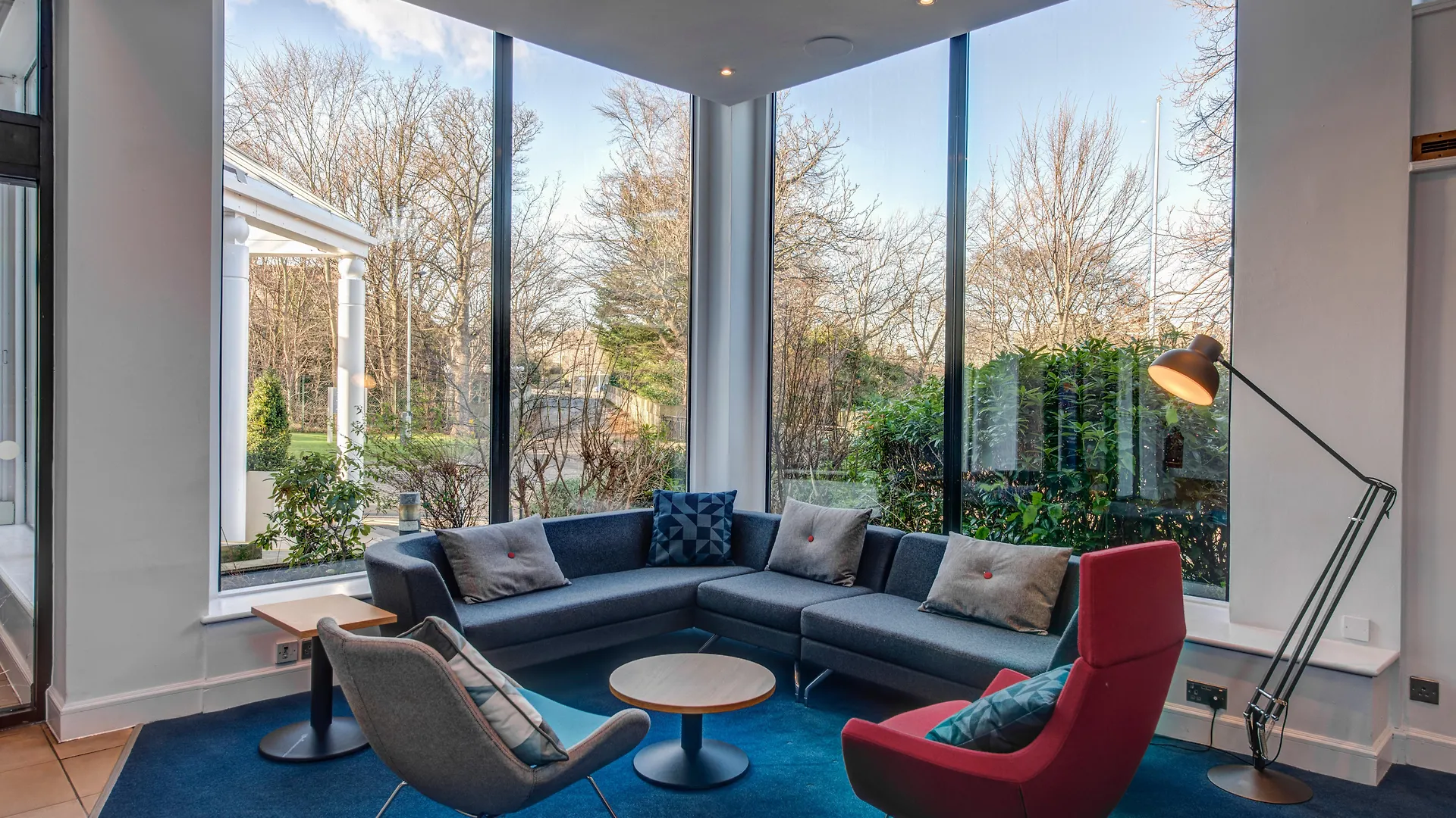 Holiday Inn Express Edinburgh City West By Ihg